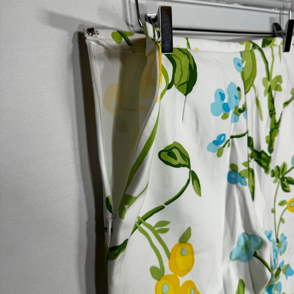 J McLaughlin Women's Size 12 Floral Print Straight Leg Cropped Pants - Picture 7 of 7